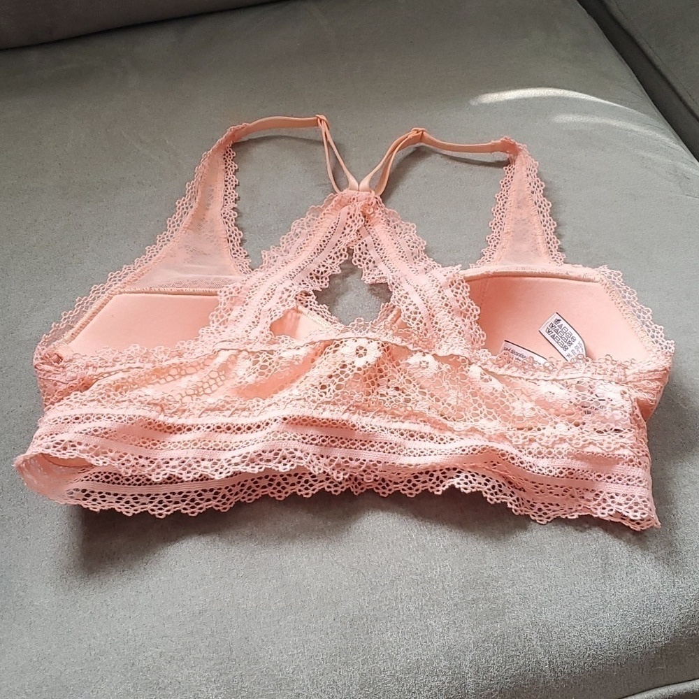 Victoria's Secret Peek-A-Boo Crochet Lace Bralette - Size XS - Peach - Picture 2 of 3